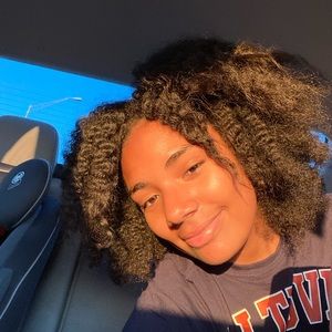 Meet your Posher, Thalia